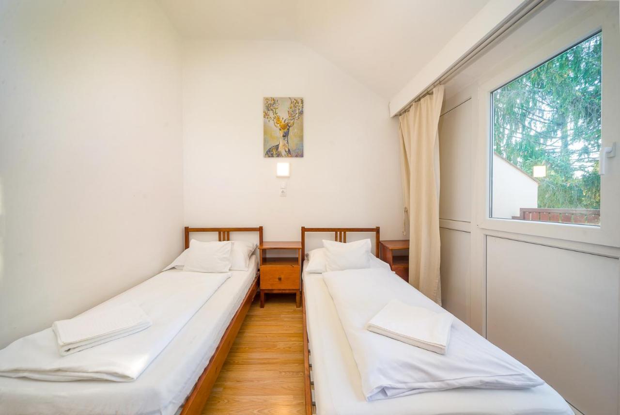 Lipicai Hotel Es Etterem ซิลวาชวาร็อด ภายนอก รูปภาพ