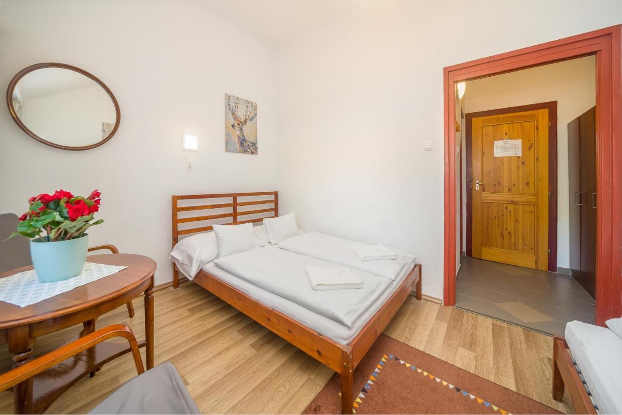 Lipicai Hotel Es Etterem ซิลวาชวาร็อด ภายนอก รูปภาพ
