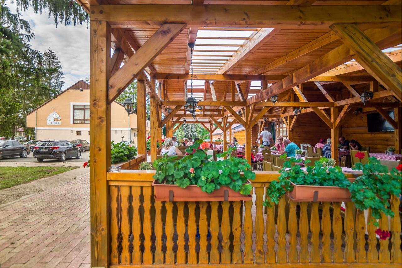 Lipicai Hotel Es Etterem ซิลวาชวาร็อด ภายนอก รูปภาพ